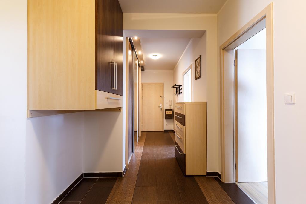 Modern Apartment With 2 Bedrooms Karlovy Vary Exteriör bild