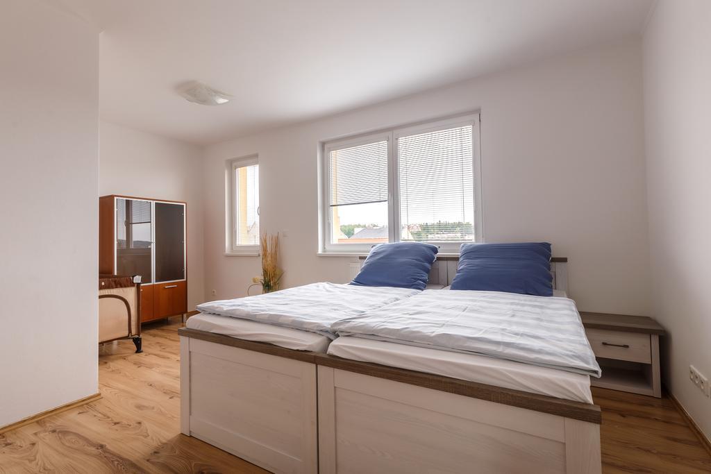 Modern Apartment With 2 Bedrooms Karlovy Vary Exteriör bild