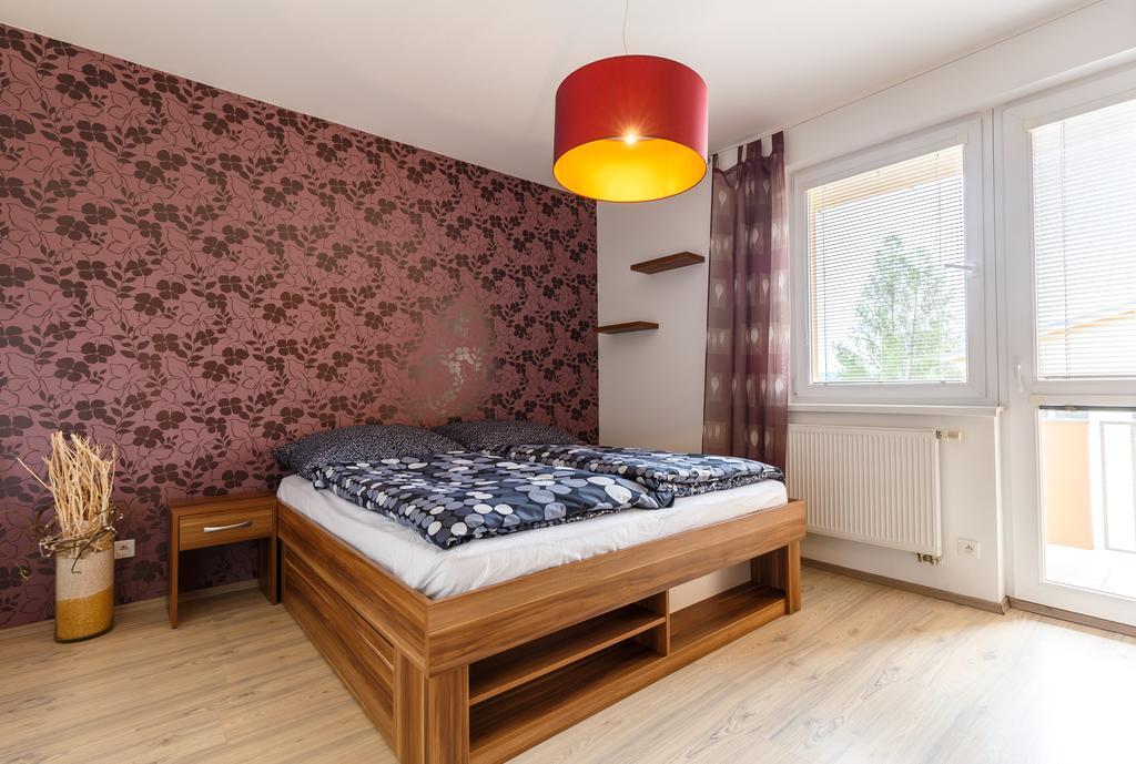 Modern Apartment With 2 Bedrooms Karlovy Vary Exteriör bild